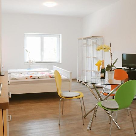 Helles Apartment Fuer 1-2 Pers. Mit Parkplatz Und Wifi Kraiburg am Inn Eksteriør bilde