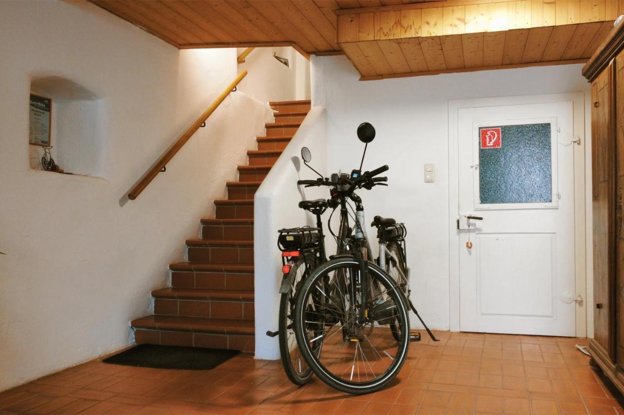 Helles Apartment Fuer 1-2 Pers. Mit Parkplatz Und Wifi Kraiburg am Inn Eksteriør bilde